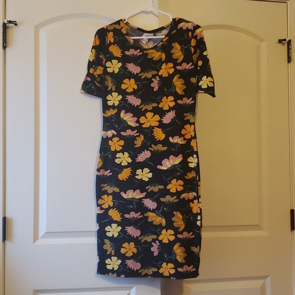 LULAROE Julia Dress Floral Print Size Small‎